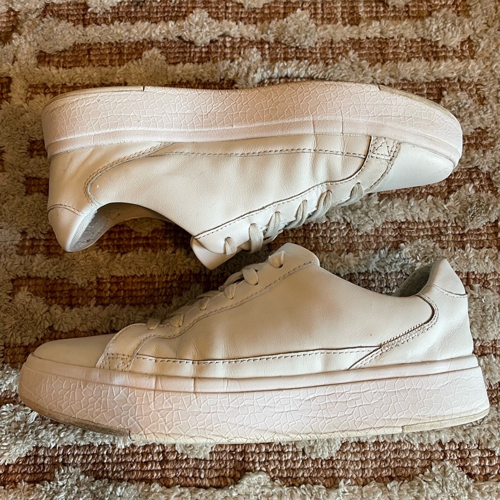 Kizik Vegas Walking Shoe - Picture 2 of 9